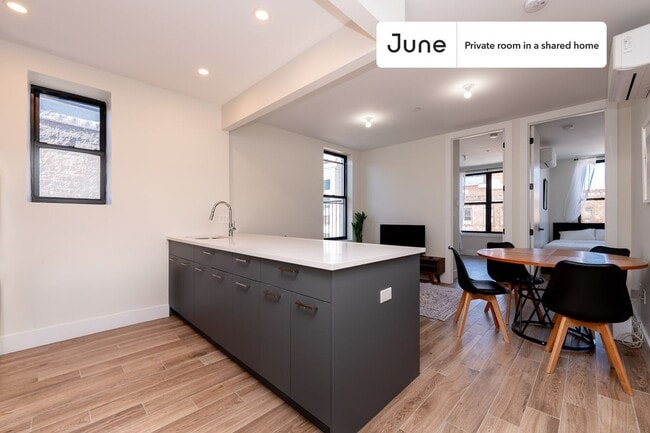 Building Photo - Room in Shared 2 bed/2 bath home in Crown Heights