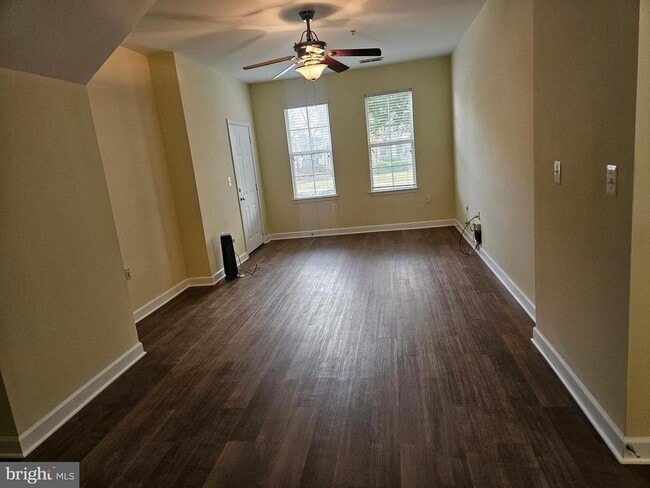 Building Photo - 22763 Fountain Grove Square