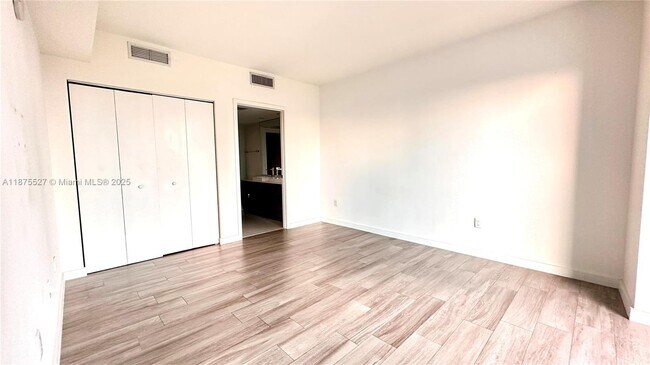 Building Photo - 1100 S Miami Ave