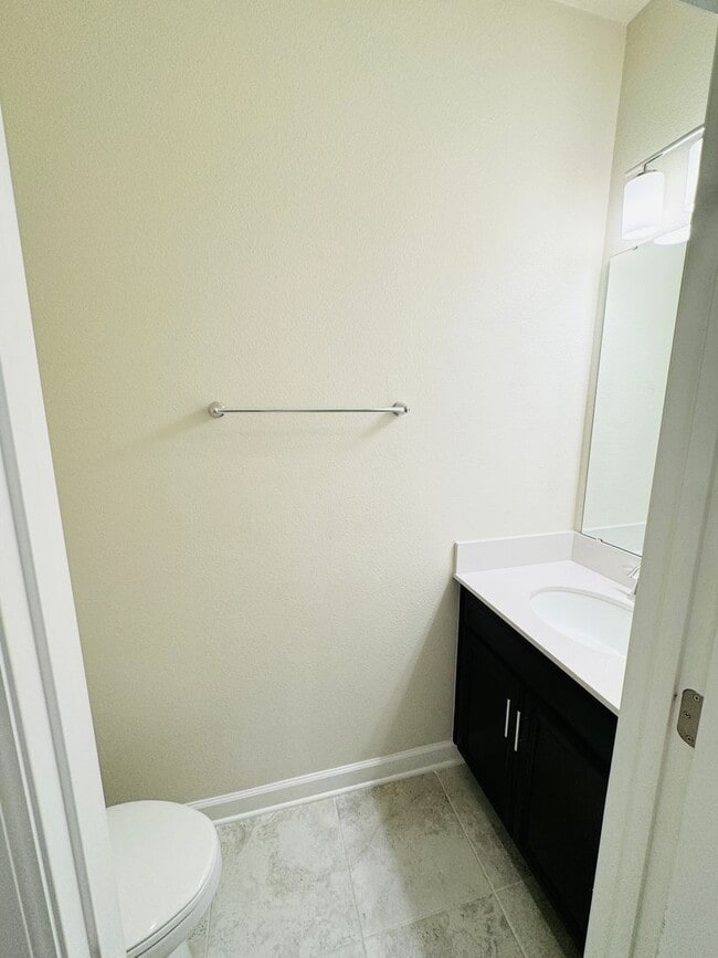 Foto del edificio - 3 Bed 2.5 Bath Townhouse For Rent In Store...