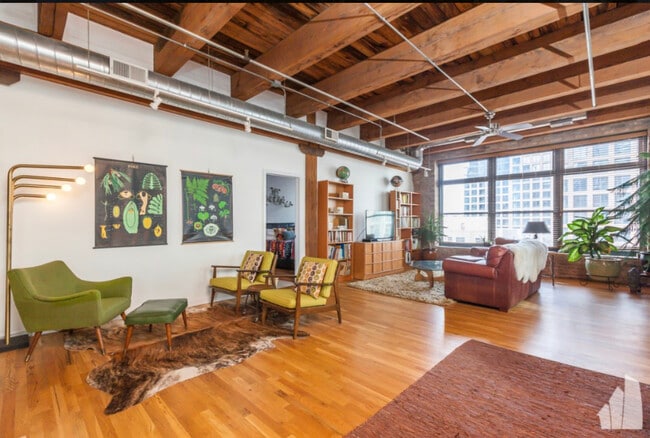Building Photo - 14 N Peoria St