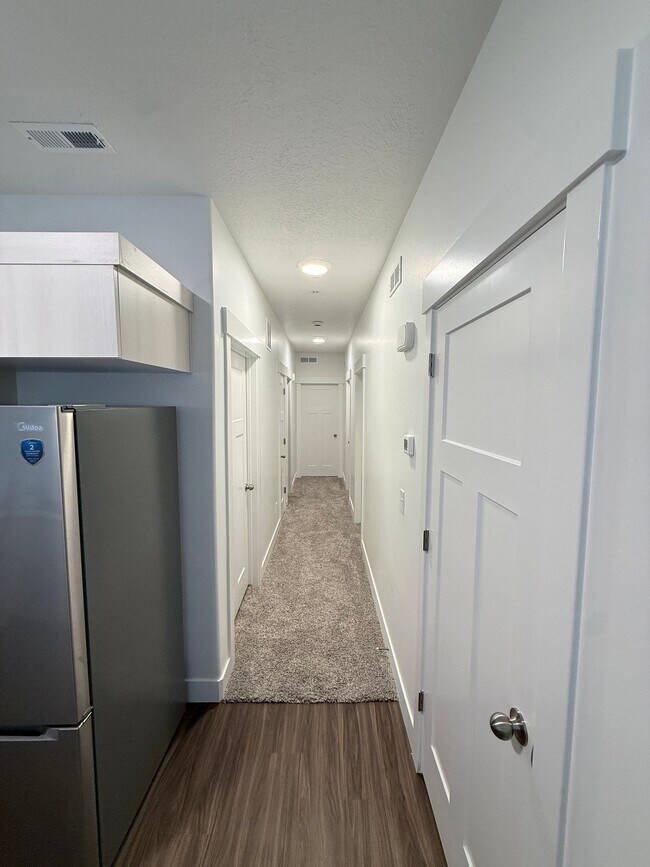 Foto del edificio - 6528 Skyline Lp Ln