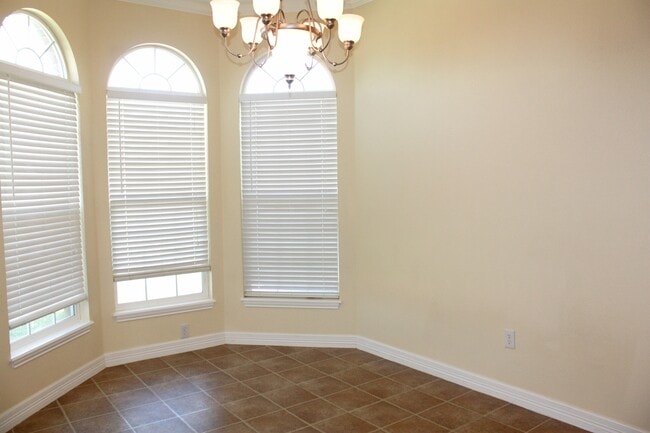 Building Photo - Beautiful 3/2/2 in Frenship ISD!
