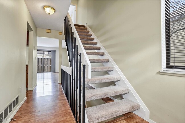 Building Photo - 5544 Beach Ct