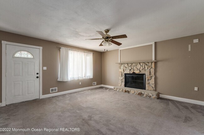 Living Room - 126 Jefferson Ln