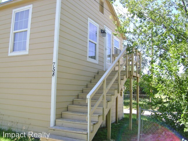 Building Photo - 758 Peach St