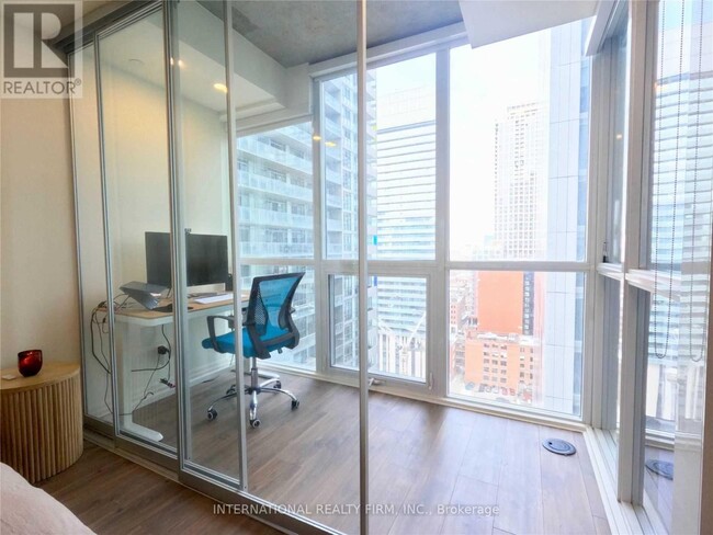 Building Photo - 88 Blue Jays Way