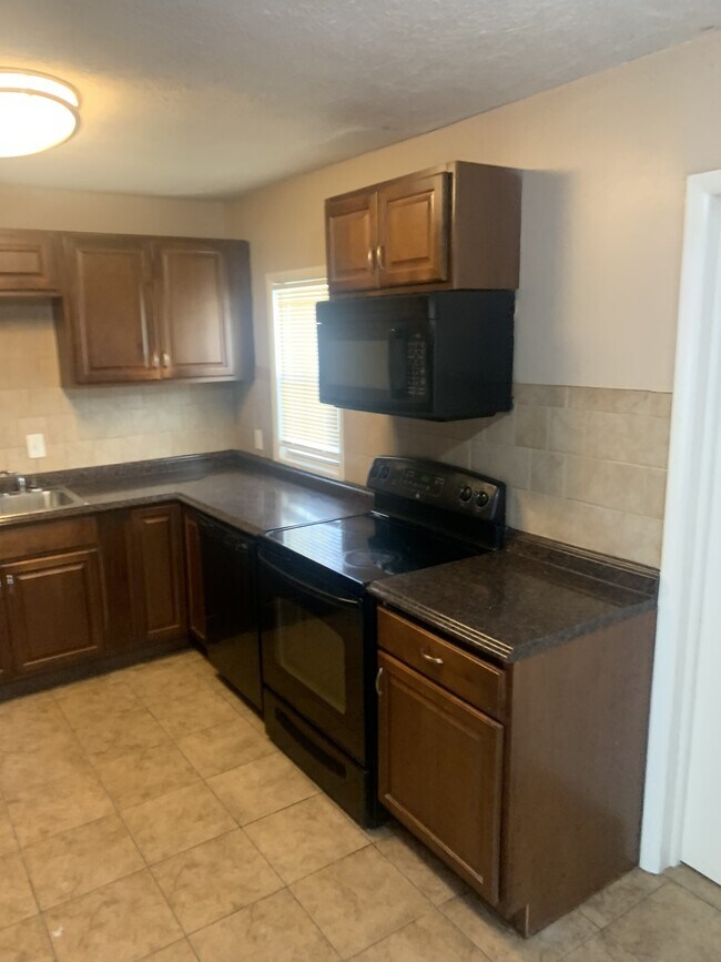 Building Photo - 4152 N 61st St