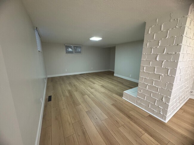 Foto del edificio - 523 E Benbow St