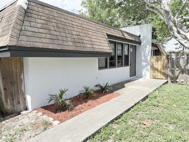 Building Photo - 1309 NW 8th Ave