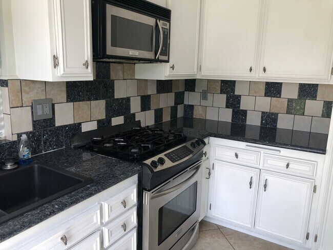 Foto del edificio - ***MAJESTIC MIRA MESA , UPGRADED 1 STORY H...