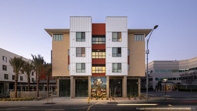 Building Photo - 399 Blossom Hill Rd