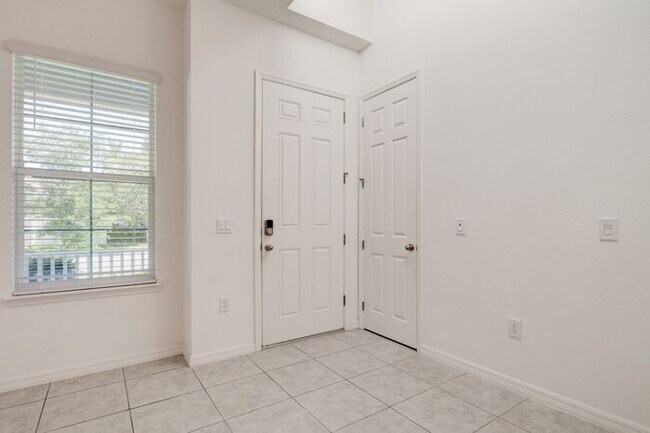 Building Photo - Four Bedroom Winter Garden Watermark Home!
