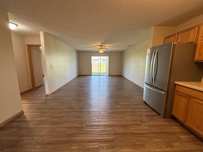 Foto del edificio - Remodeled 2 Bedroom Town Home