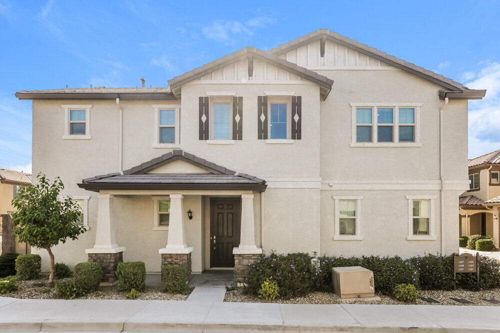 Primary Photo - 1191 N 163rd Dr