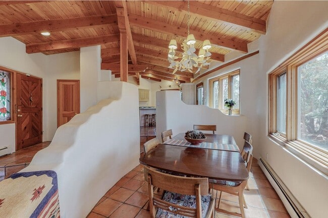 Foto del edificio - Views! Beautiful 3 bedroom mountain retrea...
