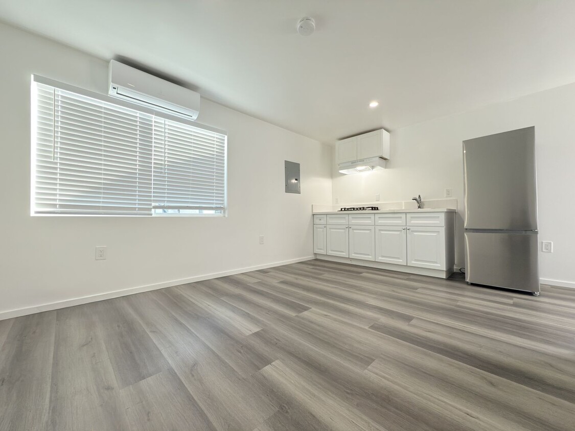 Primary Photo - 1-Bedroom ADU – Modern Comfort & Prime Loc...