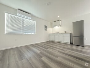 Building Photo - 639 Griffith St