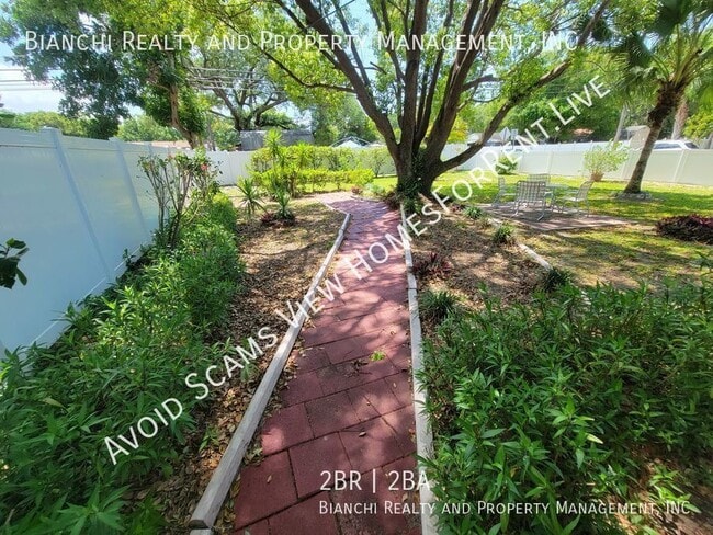 Photo - 501 Lake Palms Dr House