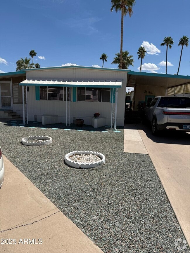 Building Photo - 4065 E University Dr