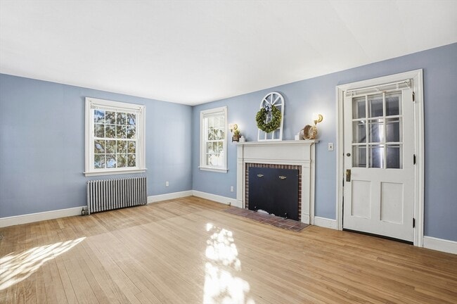 Building Photo - 12 Cardinal Rd