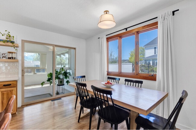 Building Photo - 609 N 2nd St