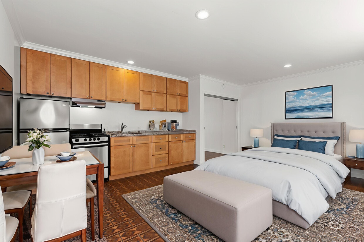 Foto principal - 8026 Blackburn Ave