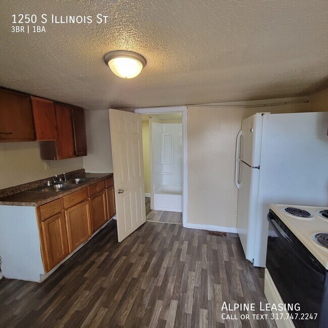 Foto del edificio - 1250 S Illinois St