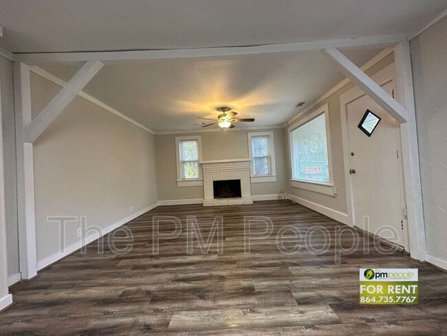 Foto del edificio - 716 Turner Hill Rd