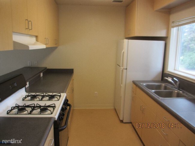 Building Photo - 33033 Lassen Dr