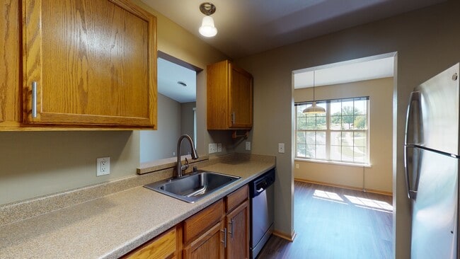 Building Photo - Glacier Hills Apartments