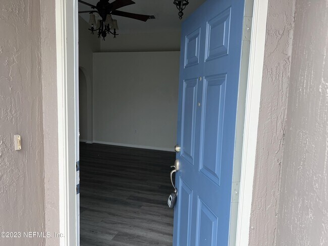 Building Photo - 6580 Gentle Oaks Dr N