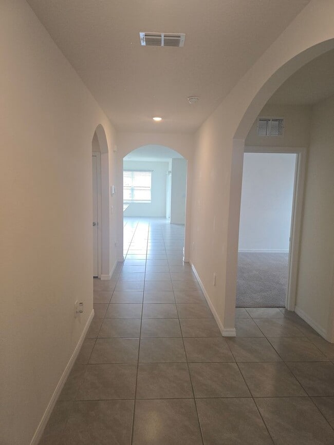 Building Photo - Gorgeous 3-Bedroom, 2-Bathroom Townhouse in Bradenton