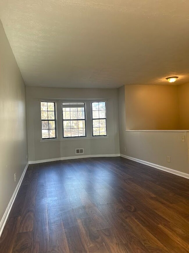 Foto del edificio - 3 bed and 3 bath in Decatur!