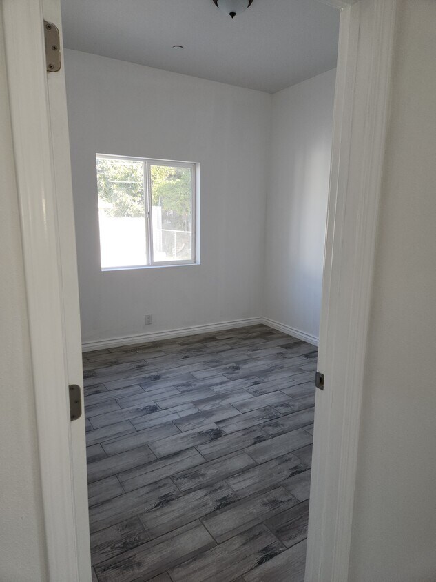 Photo - 1177 E 41st Pl (Los Angeles, CA)