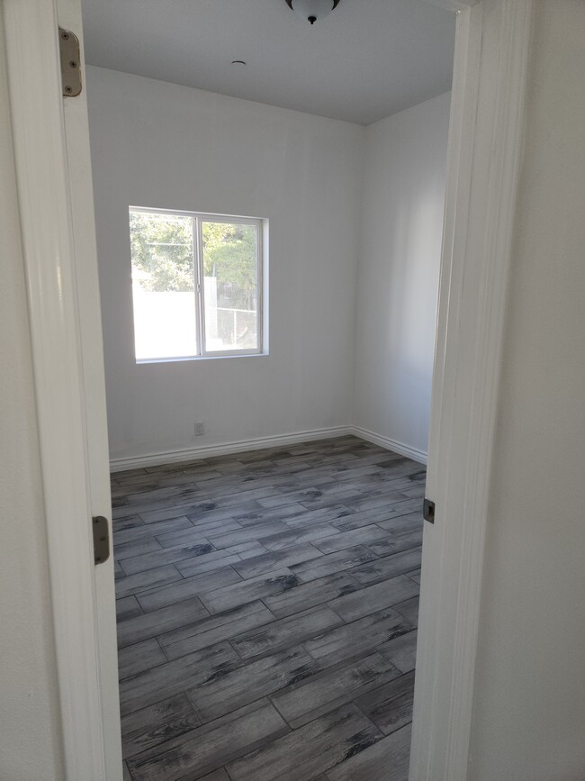 Photo - 1177 E 41st Pl House