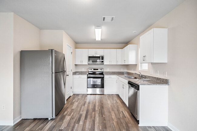 Kitchen - 1118 Richard St