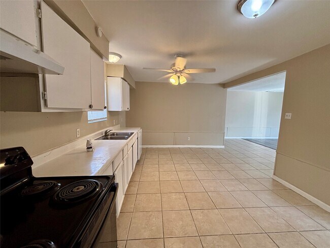 Foto del edificio - 5610 Drakestone Blvd