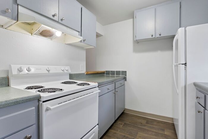 Primary Photo - Beautifully Updated 2 bedroom 1 bath! $500 VISA GIFTCARD AT MOVE IN, JUST IN TIME FOR THE HOLIDAYS!