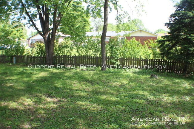 Foto del edificio - 1646 Somerset Shire Dr., Florissant, MO 63031