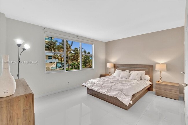 Foto del edificio - 9195 Collins Ave