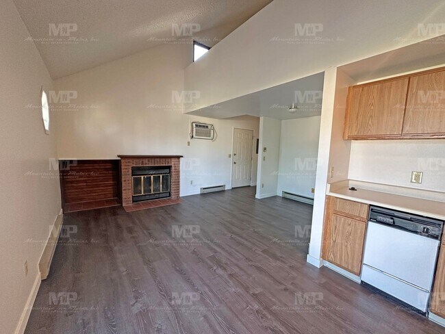 Foto del edificio - 4501 Boardwalk Dr