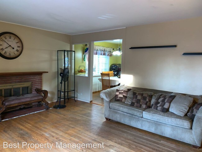 Foto del edificio - 3 br, 2 bath House - 5133 Lawler Ave.