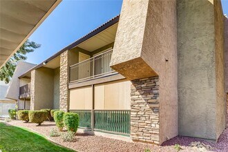 Building Photo - 5229 Indian River Dr