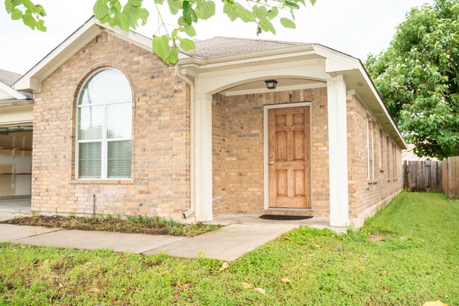 Building Photo - 1421 Rainbow Parke Dr