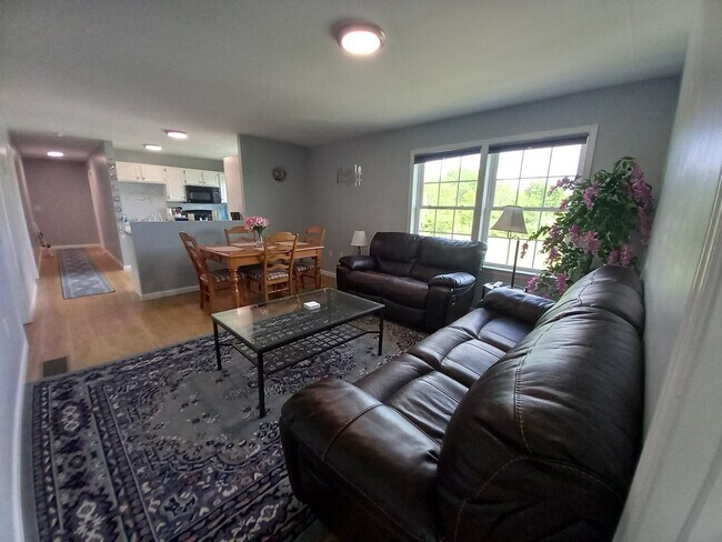 Comedor/Sala de estar - 83 Mott Rd