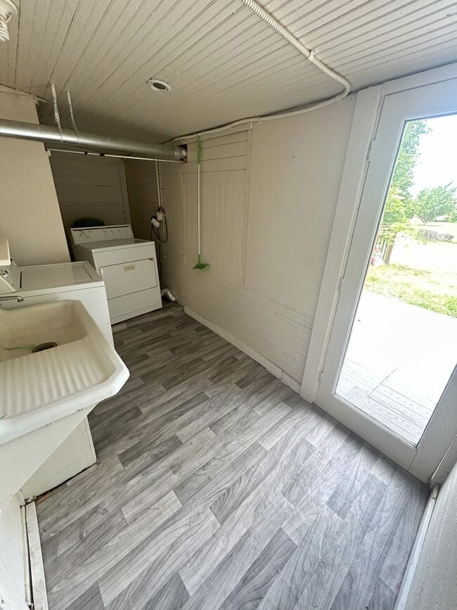 Foto del edificio - 3 Bed, 1 Bath in Meridian School District.