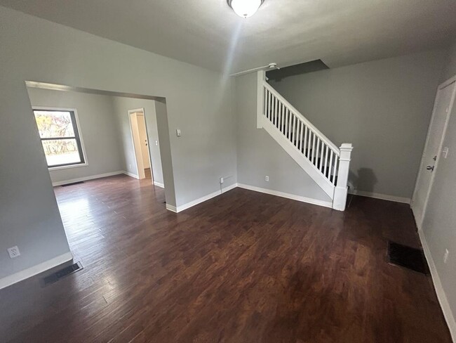 Building Photo - 1633 Shehy St