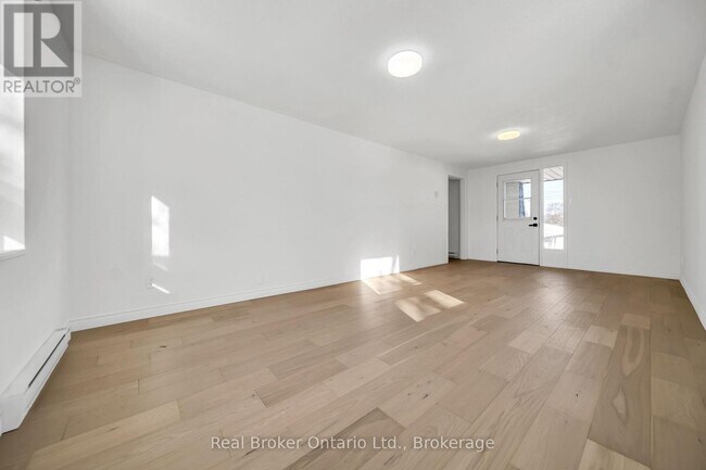 Photo du bâtiment - 61 Vanier Dr