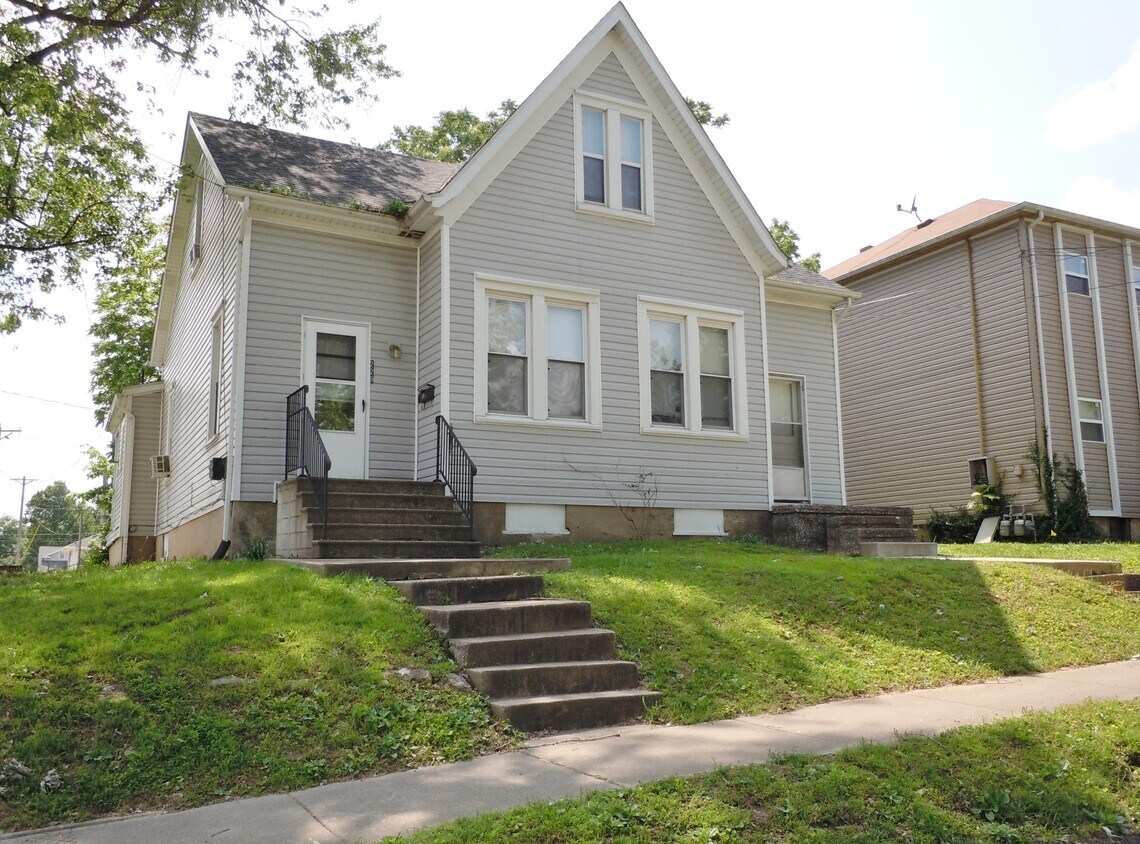 227 S Chestnut St, Collinsville, IL 62234 Townhome Rentals in